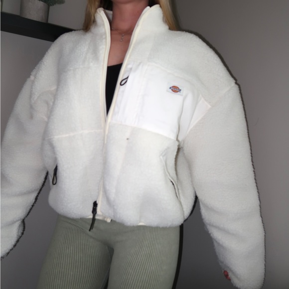 Dickies Cropped Vintage Look, Zip Up Fluffy Jacket, White/ Off